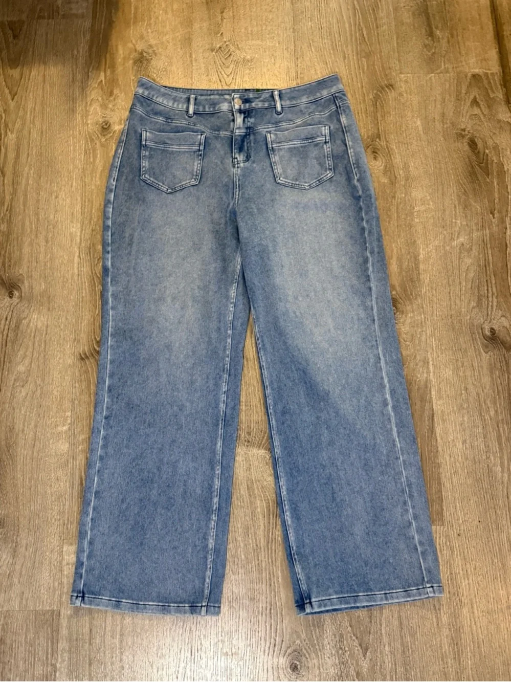 Halara Flex Mid Rise Straight Leg Casual
Jeans with Pockets (large) - Picture 3 of 8